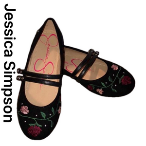 🌸Jessica Simpson Milla Black flower NWT size 2🌸